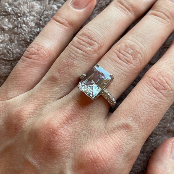 Gorgeous 925 Silver Rings White Sapphire Ring - Picture 5 of 6